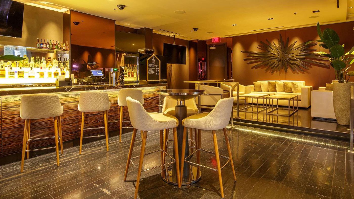 Palms-Place-Hotel-and-Spa-Bar-11