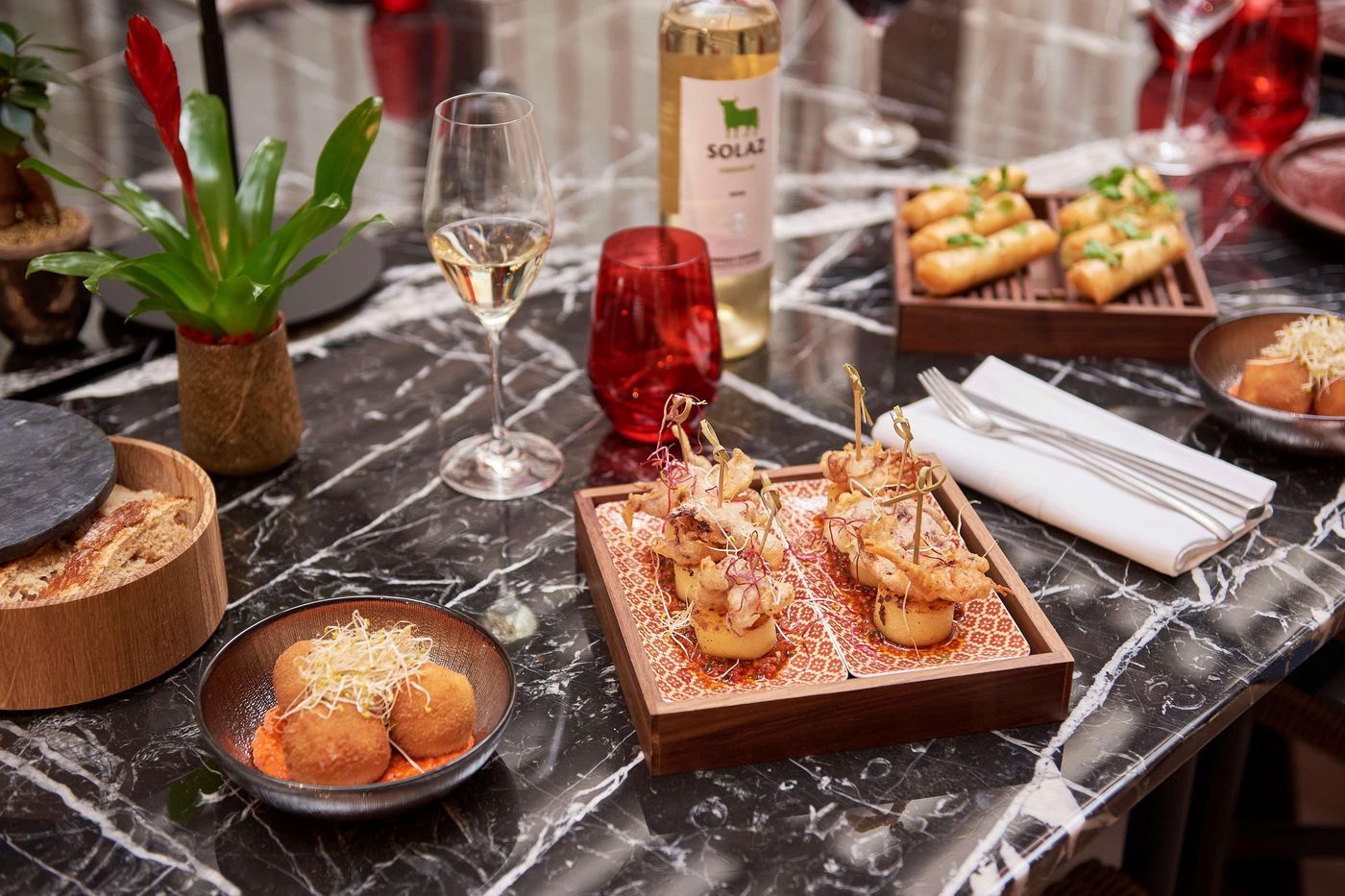 Melia-Paris-Tour-Eiffel-Restaurant-56