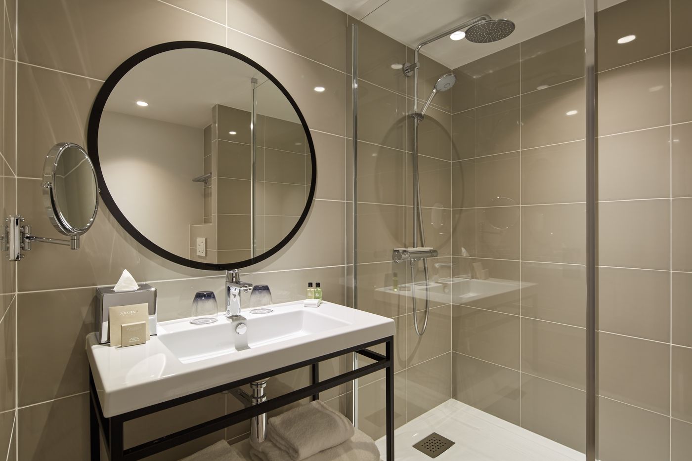 Auteuil-Tour-Eiffel-Room-17