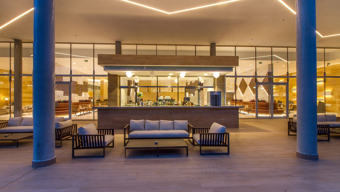 Suitopia Sol y Mar Suites Hotel