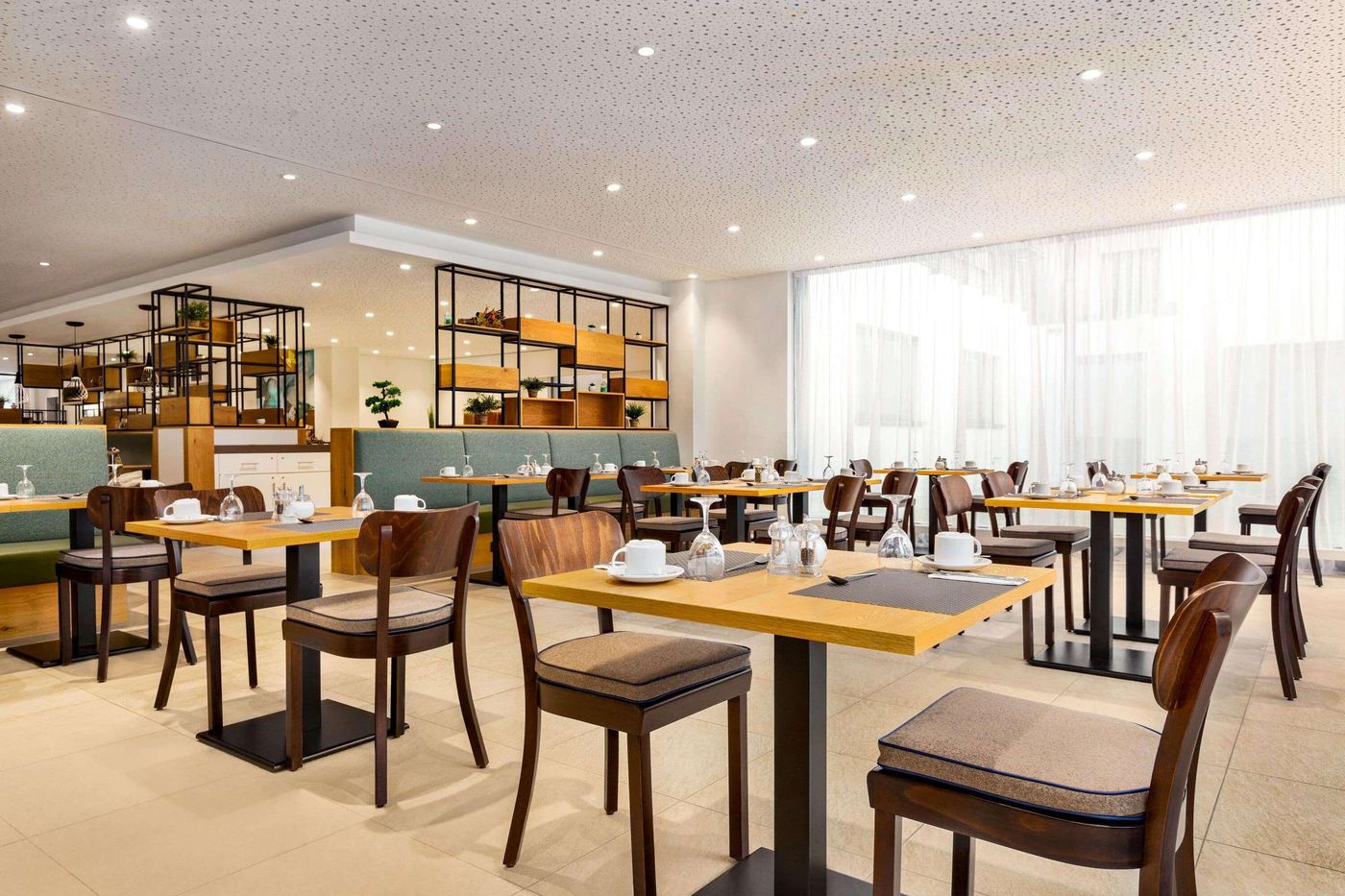 Wyndham-Garden-Munich-Messe-Hotel-Restaurant-13