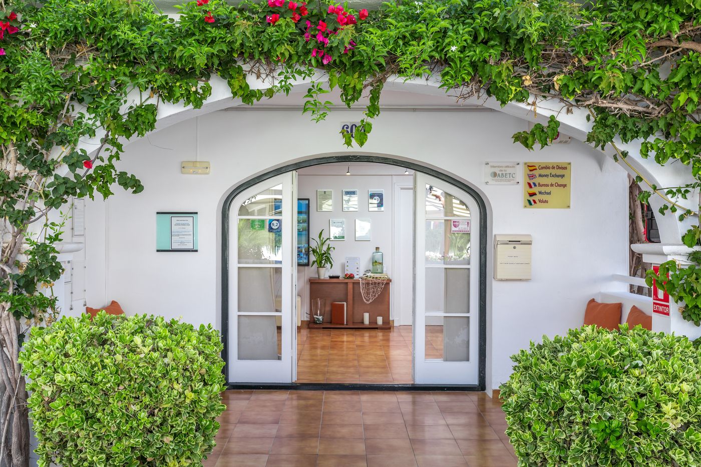 White-Sands-Beach-Club-Lobby-28