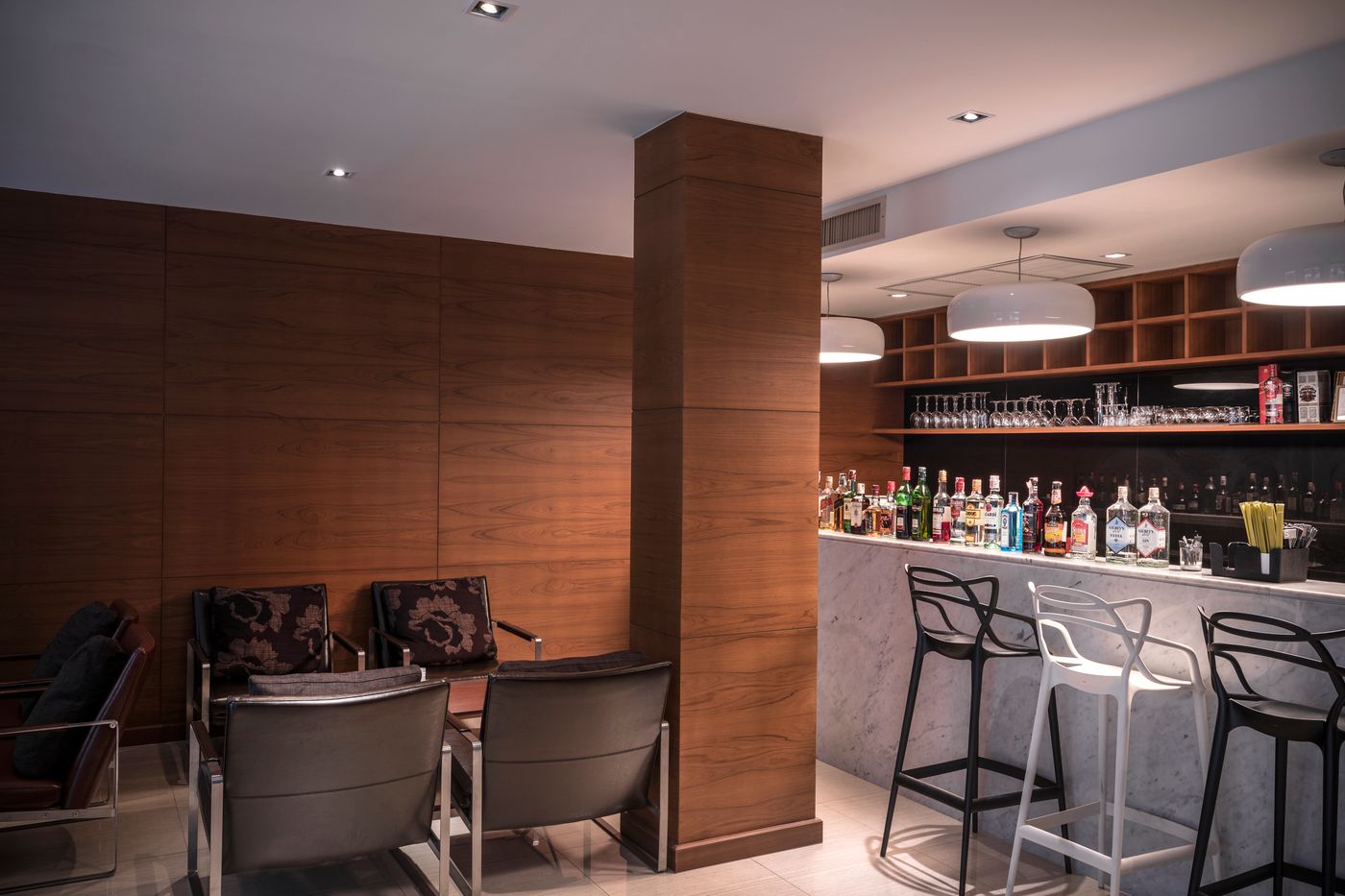 S33-Compact-Sukhumvit-Hotel-Bar-13