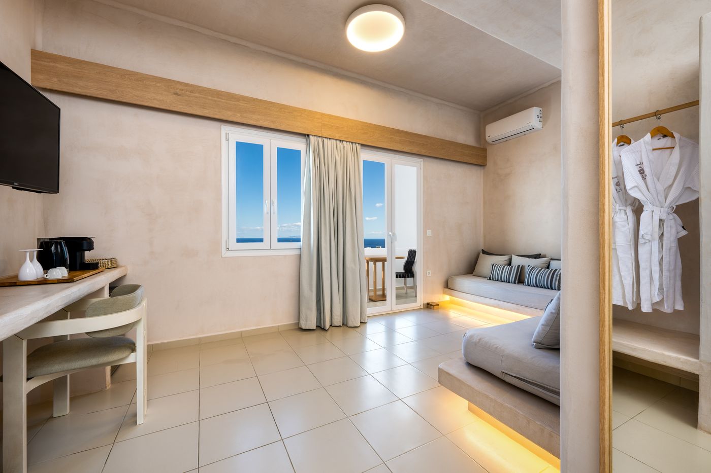 Aelia-Luxury-Suites-Room-14