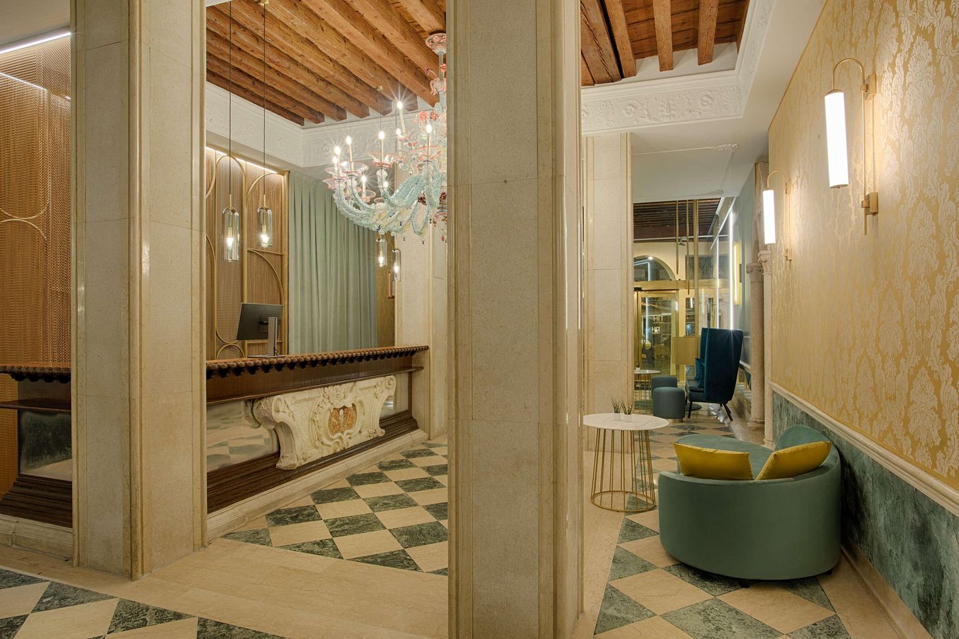 NH-Venezia-Santa-Lucia-Lobby-2