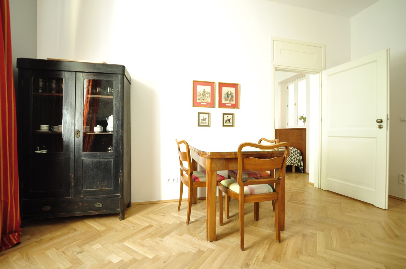 Crystal-Suites-Old-Town-Room-20