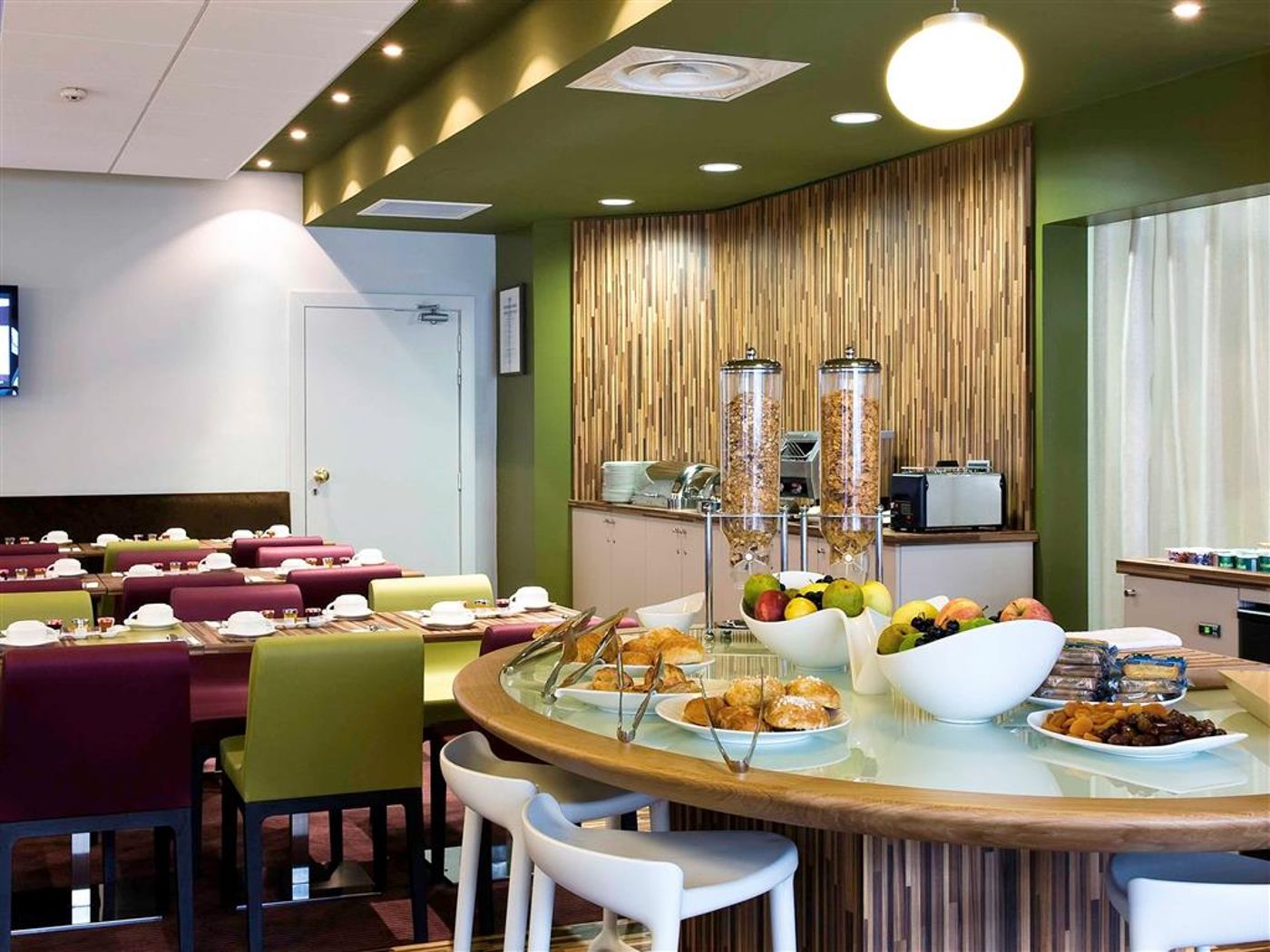 Hotel-Mercure-Paris-Bercy-Bibliotheque-Bar-57