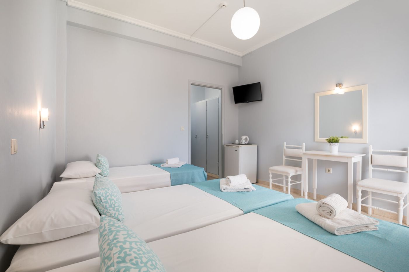 Bella Vista Hotel & Studios