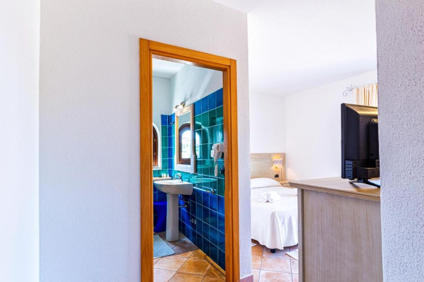 Hotel-Il-Faro-Di-Molara-Room-13