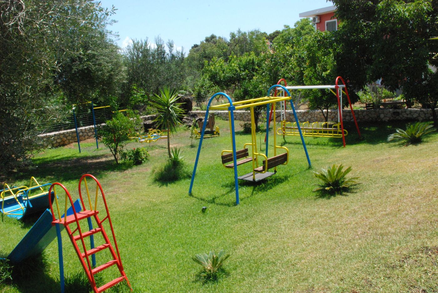 Hotel-Sunrise-Inn-Sports-and-Entertainment-80