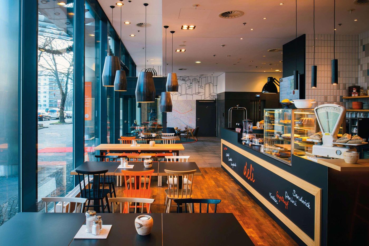 Vienna-House-Easy-by-Wyndham-Berlin-PrenzlauerBerg-Restaurant-13