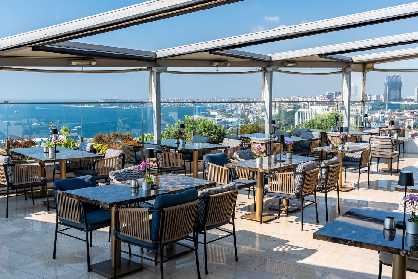 Conrad-Istanbul-Bosphorus-Bar-75