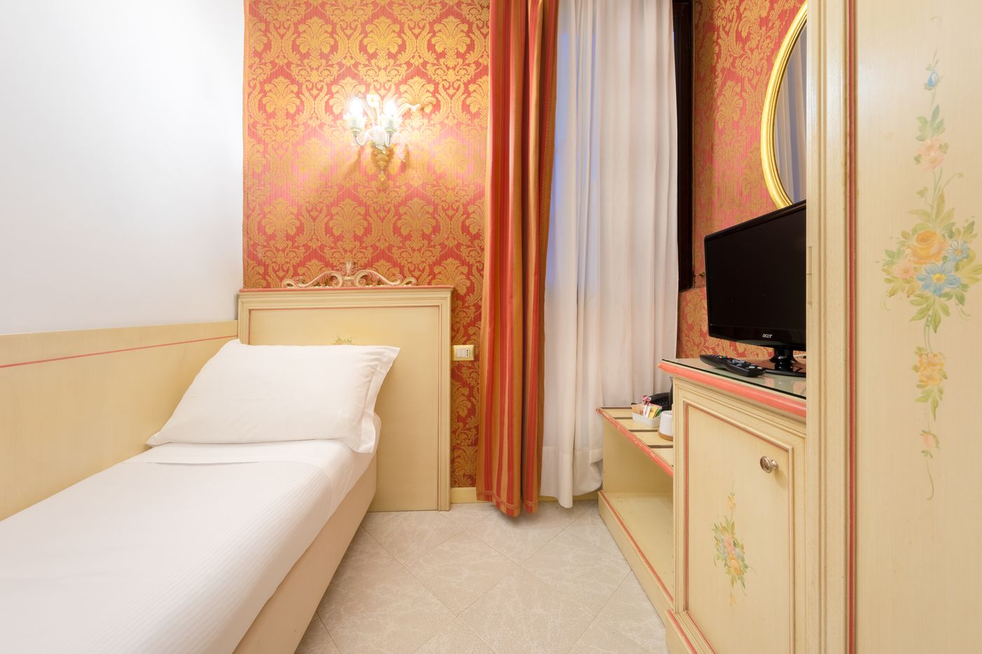 San-Giorgio-Room-32