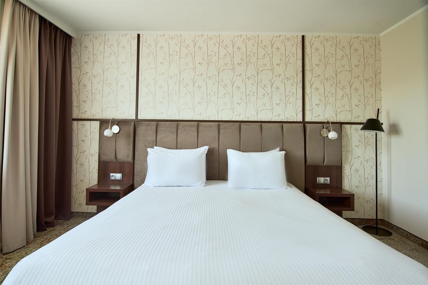 Metropolo-By-Golden-Tulip-Room-21