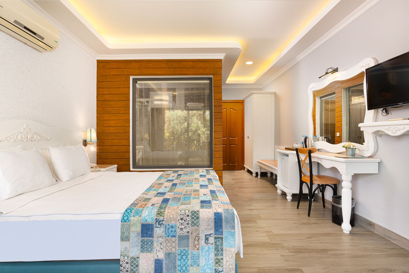 Hotel-Karbel-Sun-Room-18