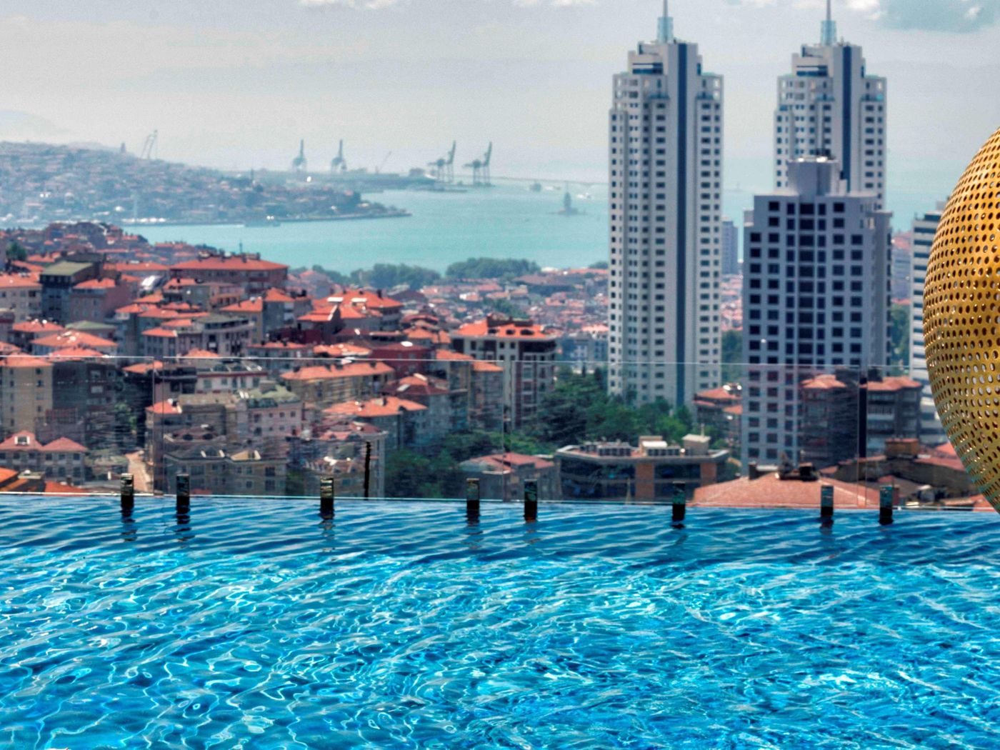 Fairmont-Quasar-Istanbul-Pool-86