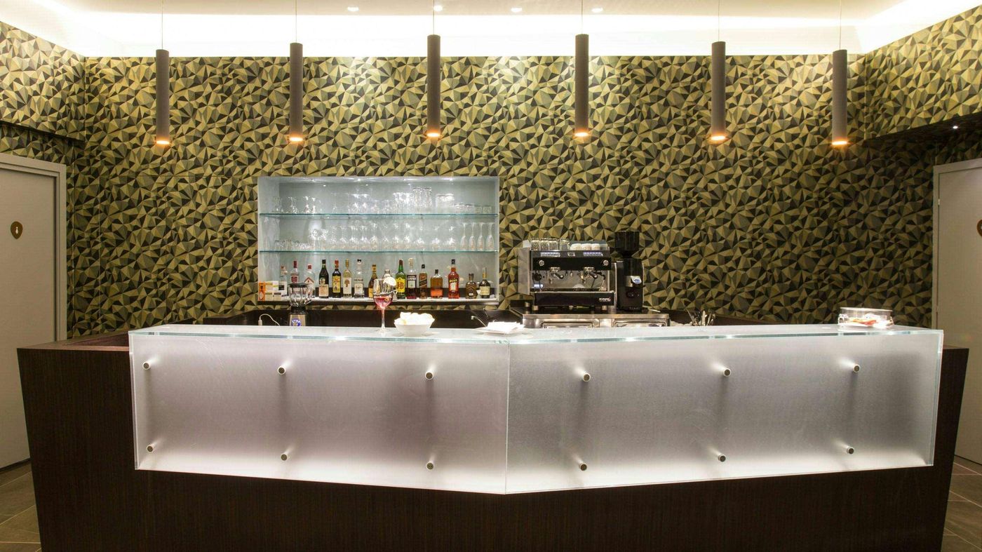 Monti-Palace-Hotel-Bar-14