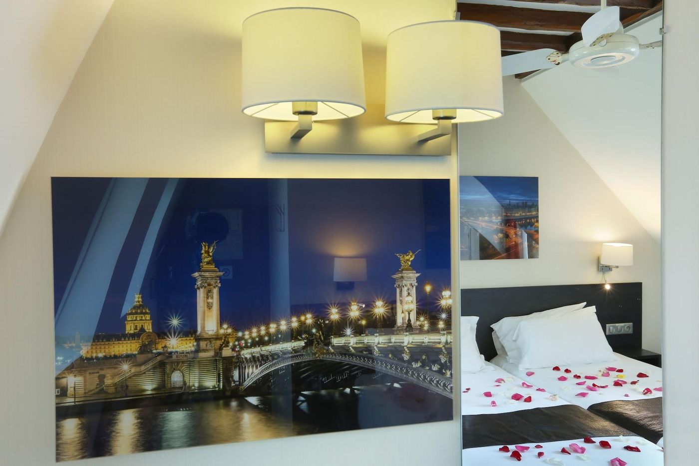 Hotel-du-College-de-France-Room-18