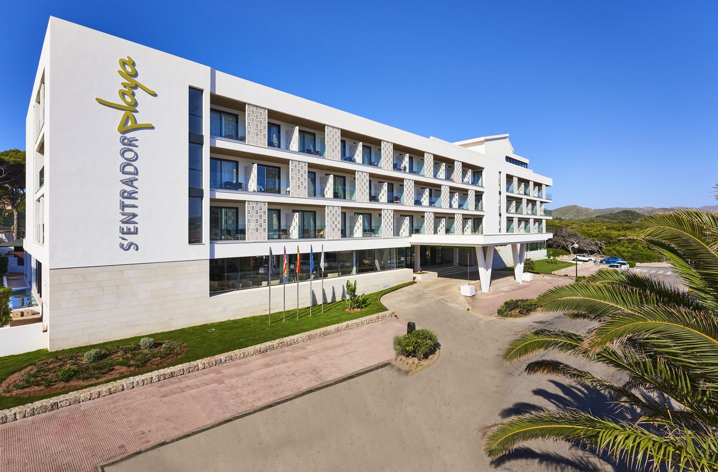 S'Entrador Playa Hotel and Spa