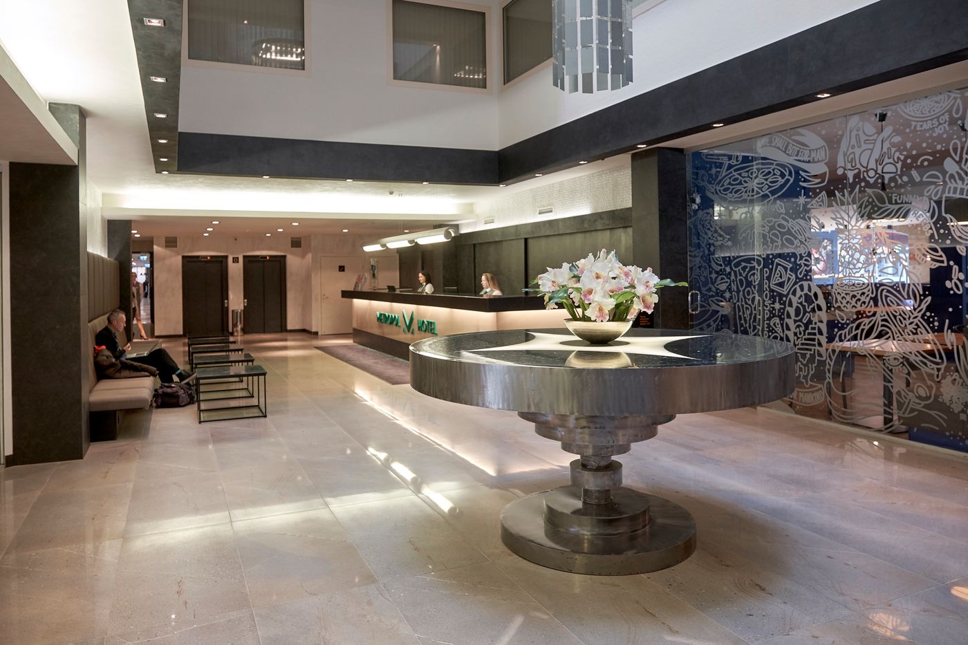 Metropol-Hotel-Lobby-13