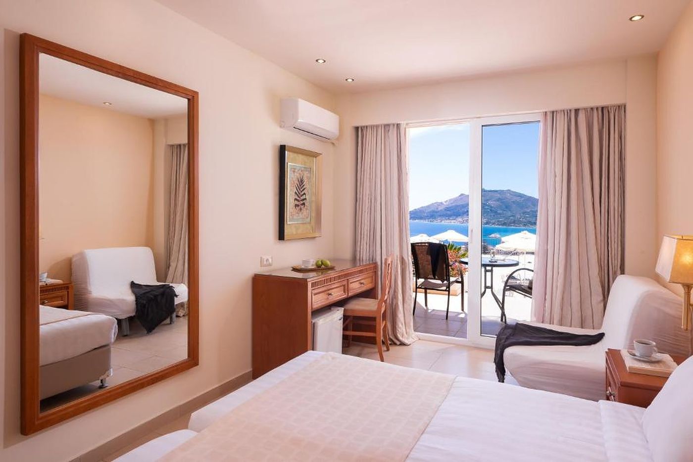 Avalon-Hotel-Room-12