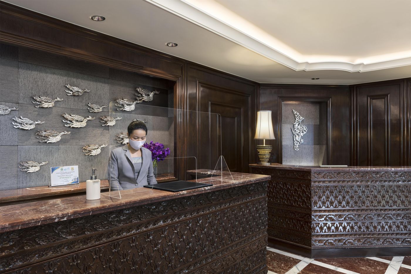 Anantara-Siam-Bangkok-Lobby-22