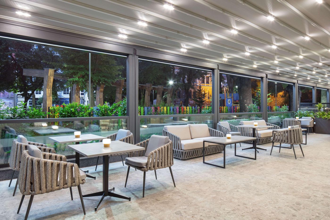 DoubleTree-by-Hilton-Plovdiv-Center-Restaurant-52