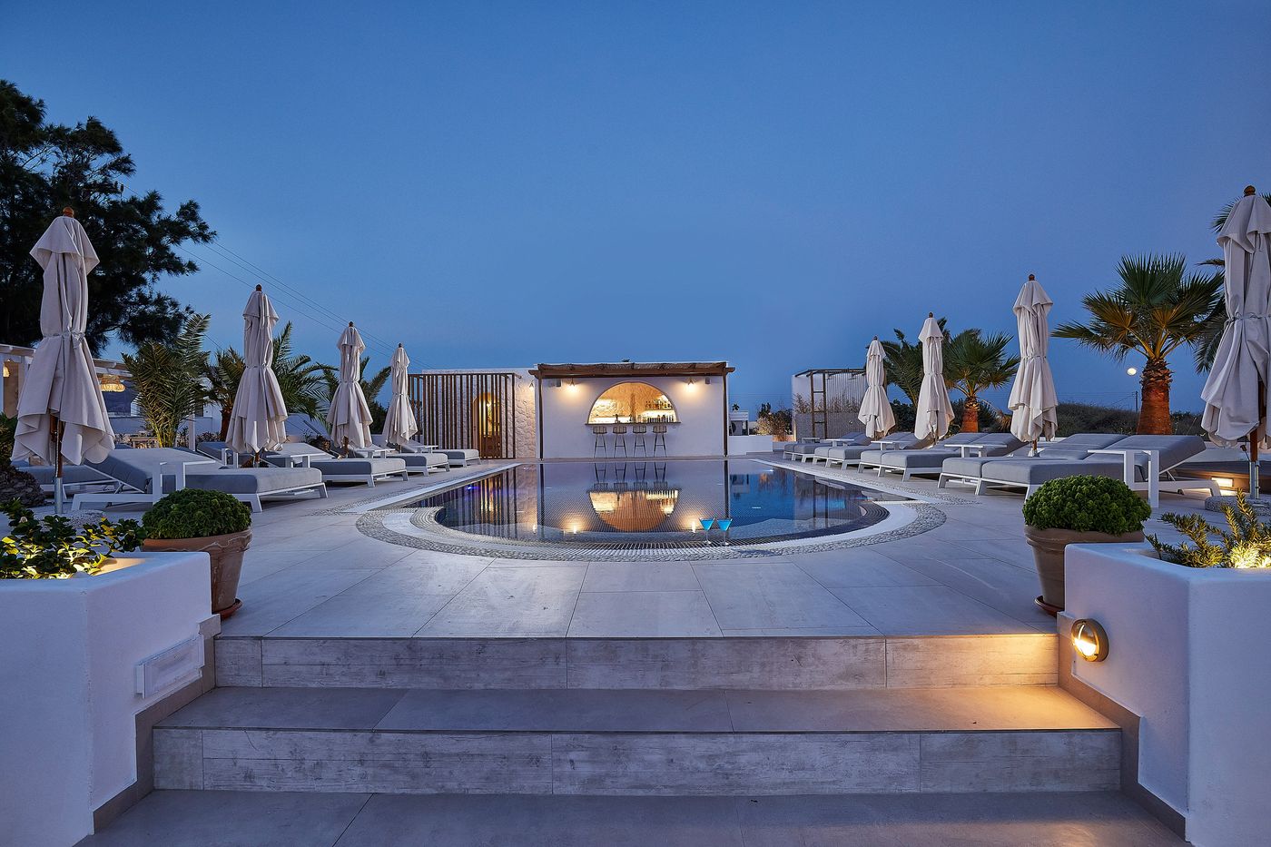 Petri-Suites-Lobby-10