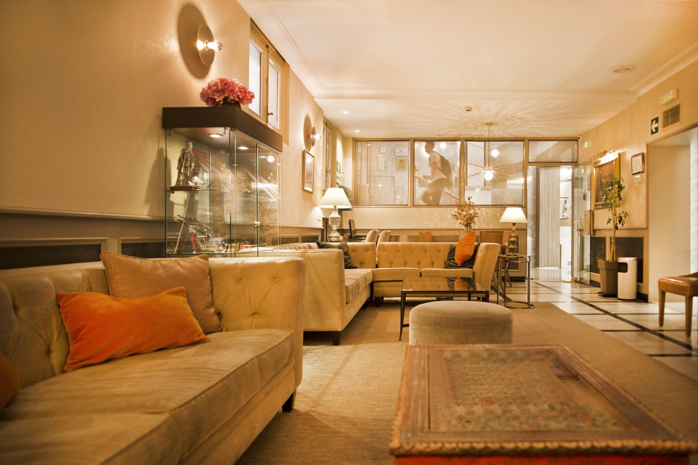 Hospedium-Hotel-Los-Condes-Lobby-2