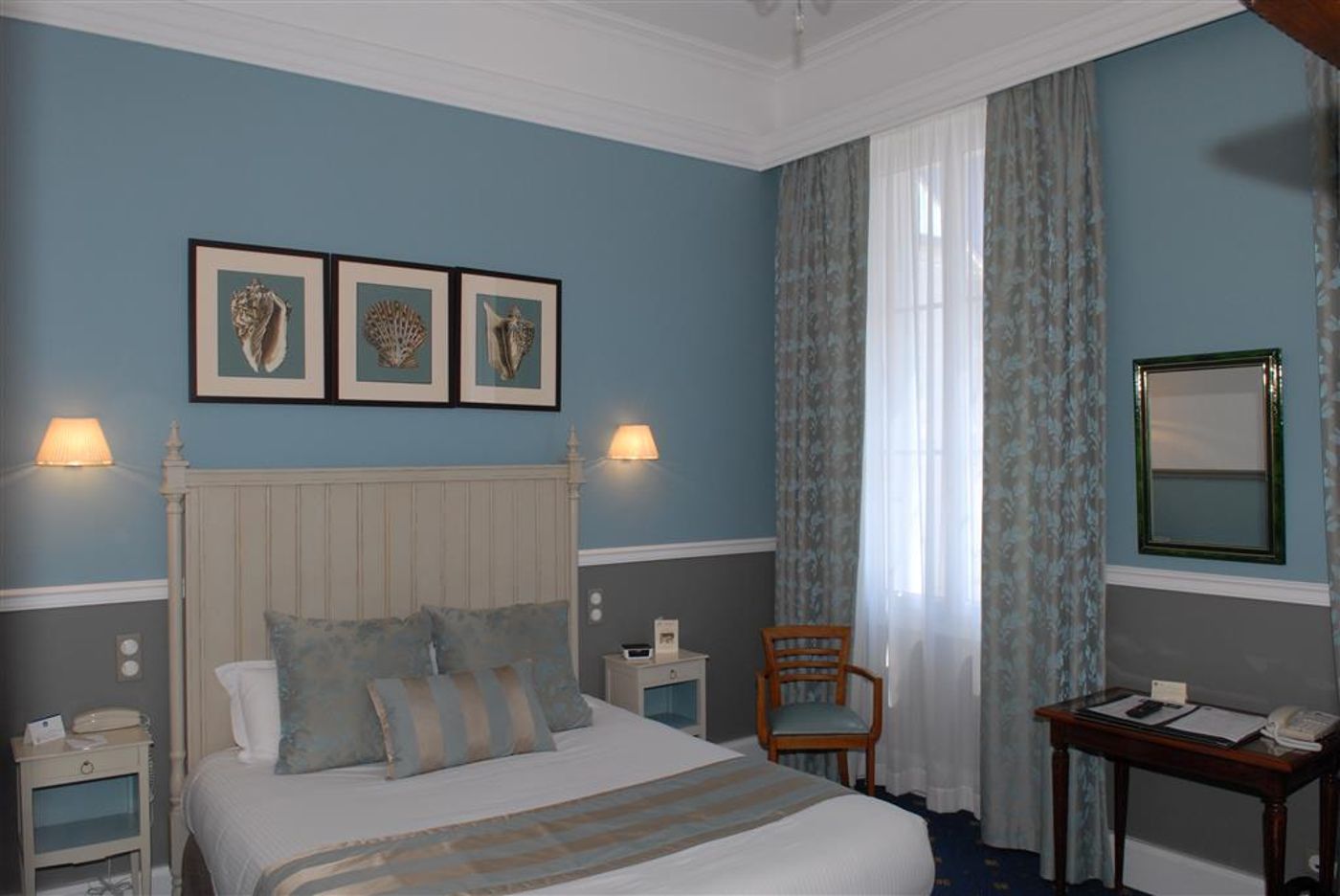 LE CHAMPLAIN Les Collectionneurs-France-LA ROCHELLE-Room-10
