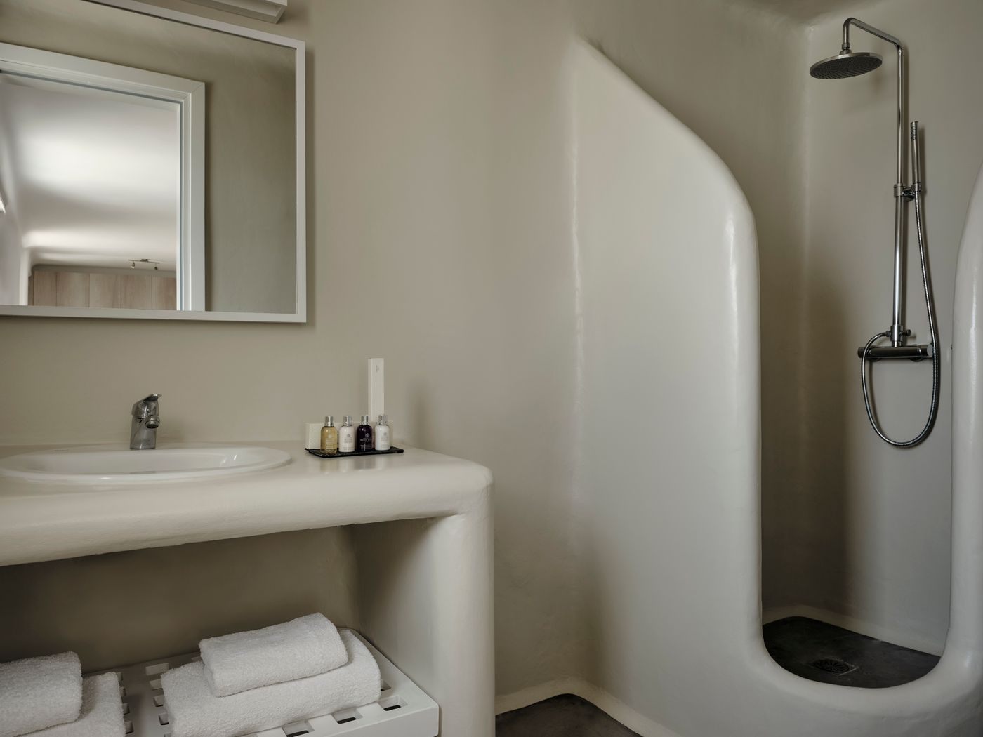 Mykonos-No5-Luxury-Suites---Villas-Room-51