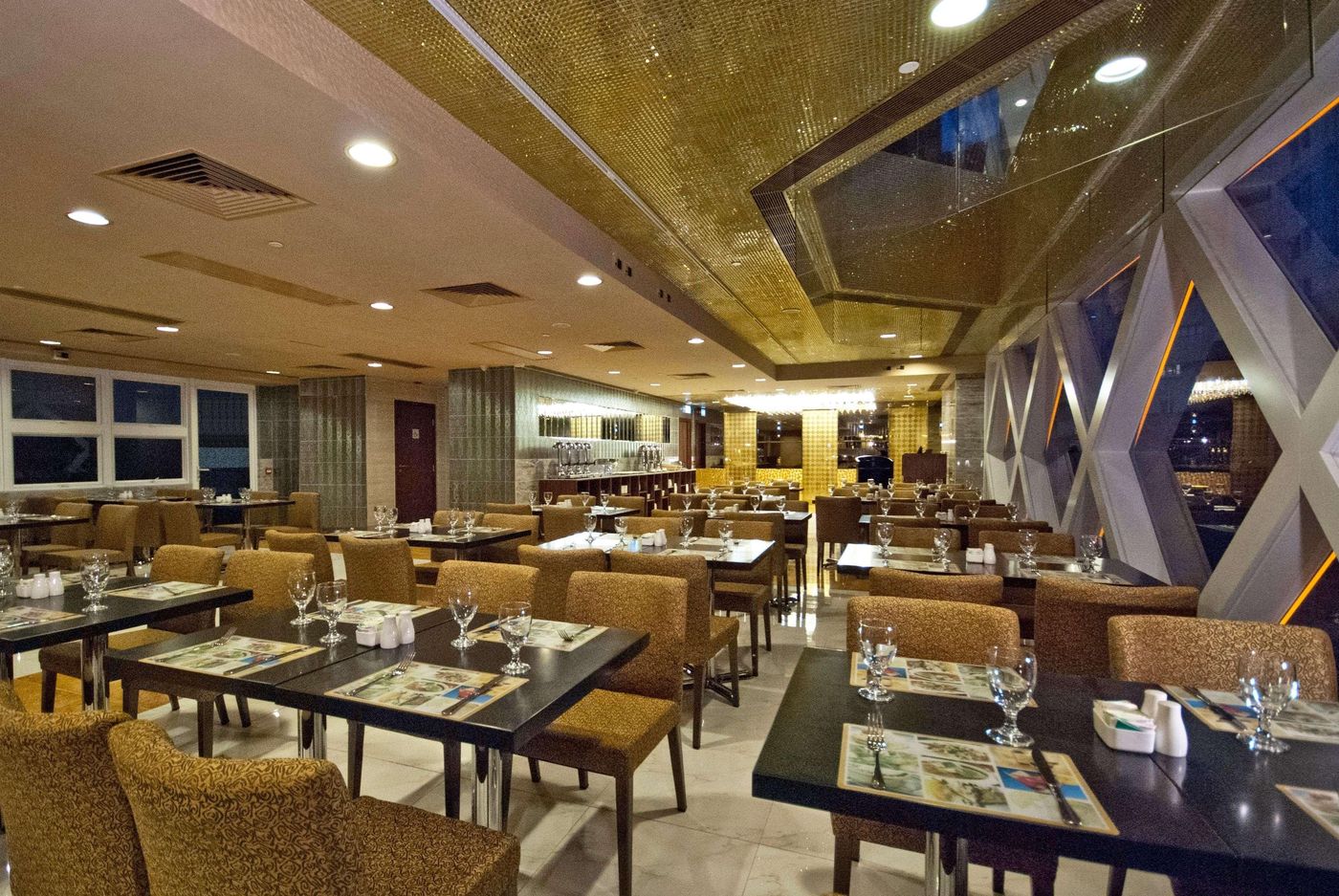 Ramada-Hong-Kong-Harbour-View-Restaurant-18