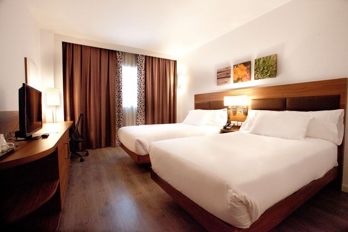 Hilton-Garden-Inn-Malaga-Room-8
