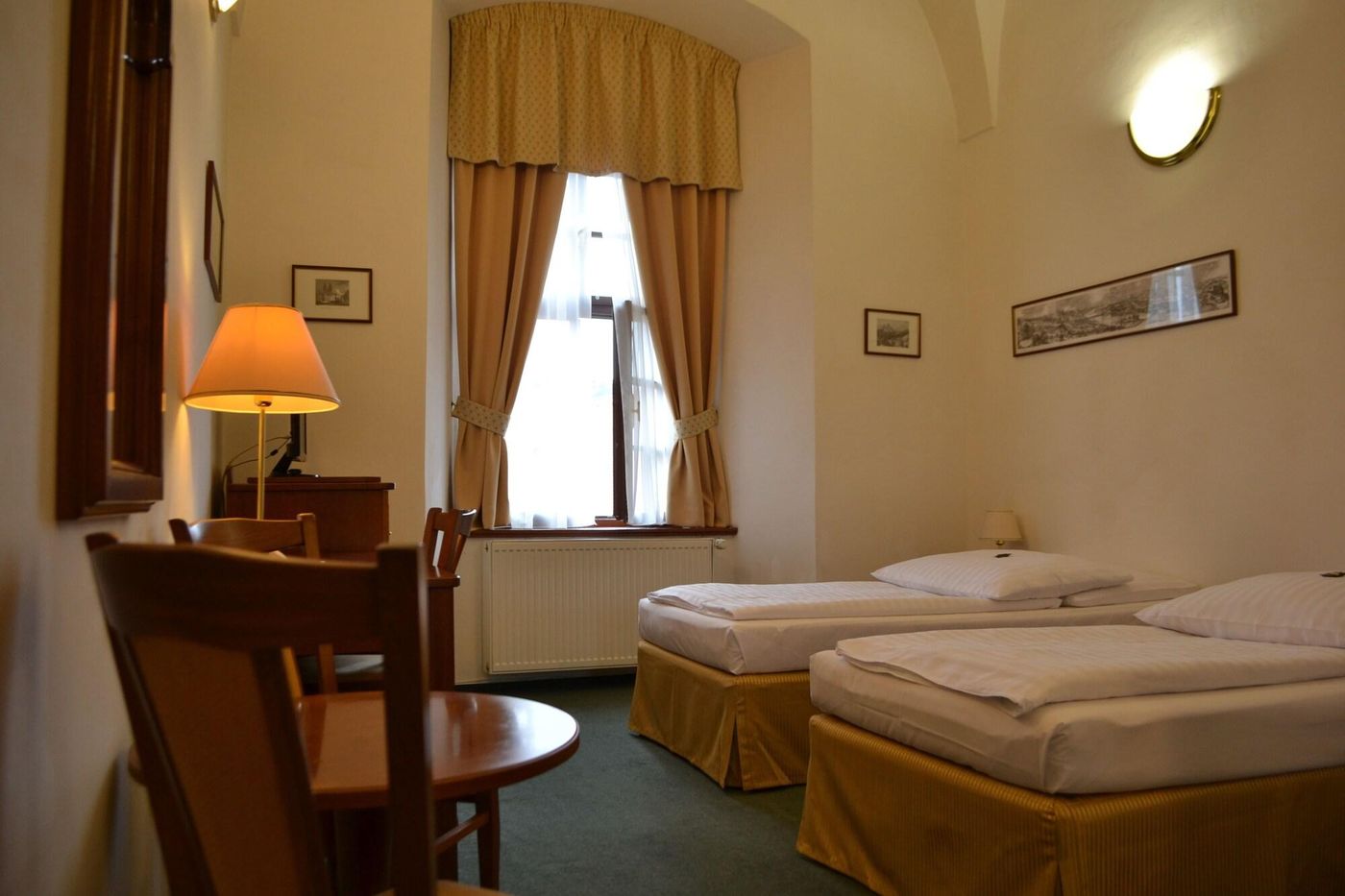 Adalbert-Brevnosky-Klaster-Room-20