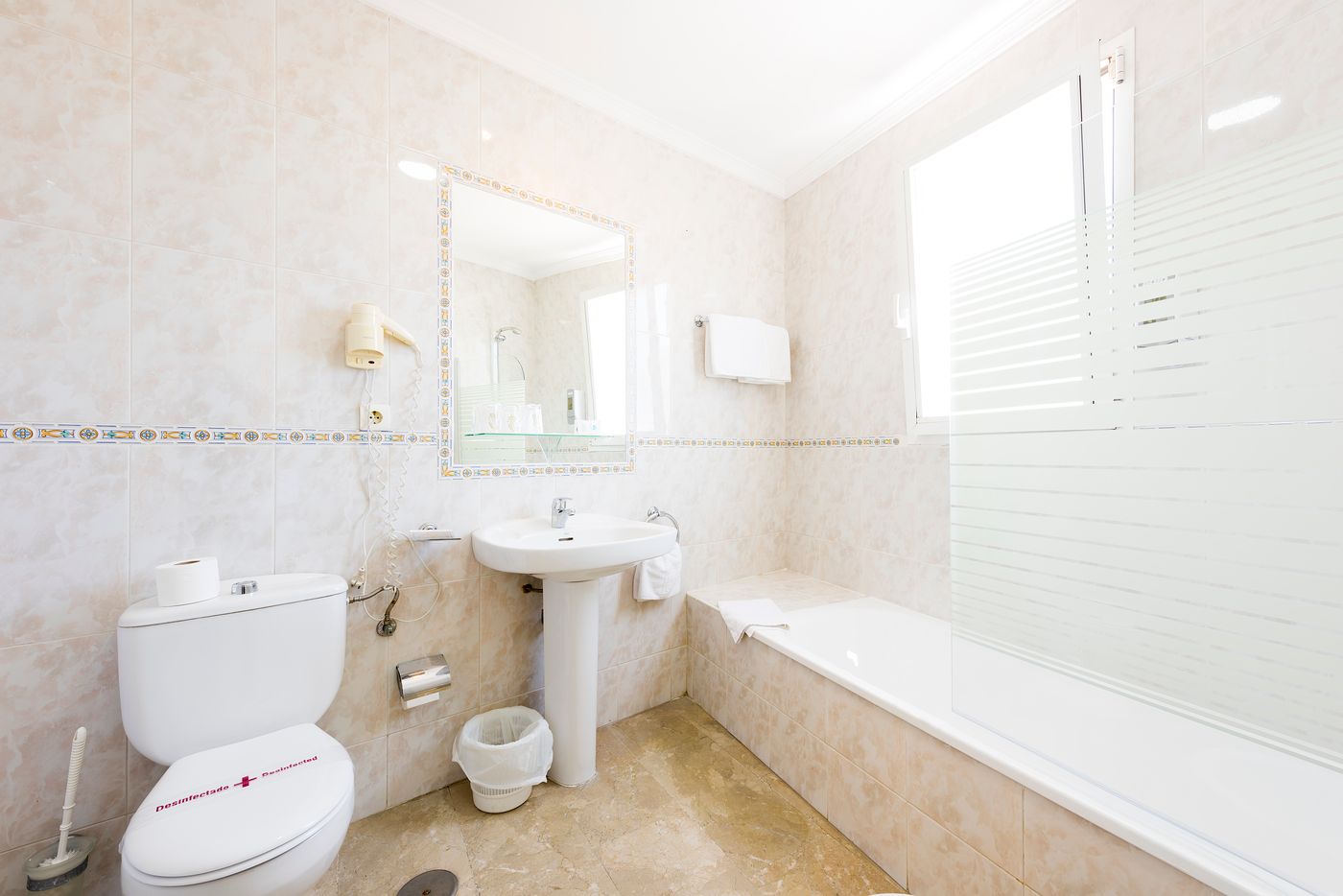 Toboso-Chaparil-Room-16