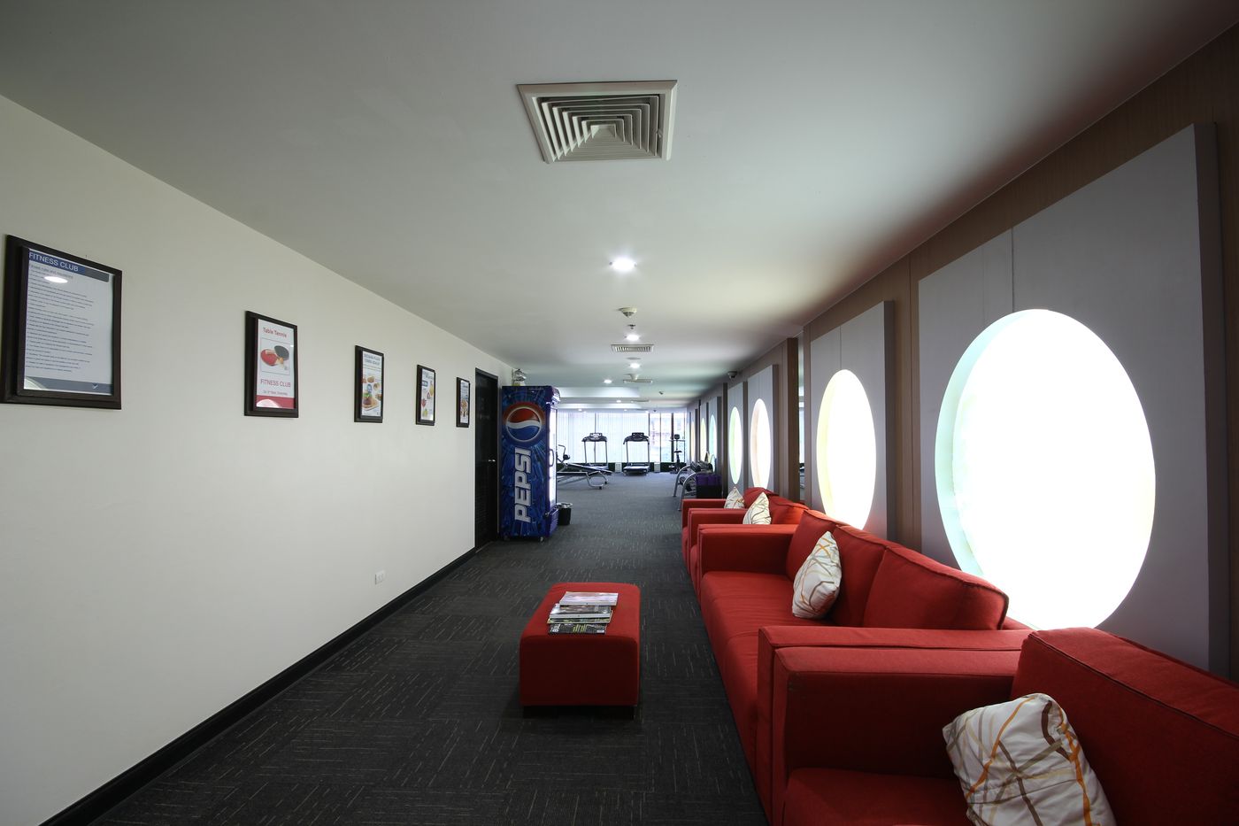 Deevana-Plaza-Phuket-Sports-and-Entertainment-60