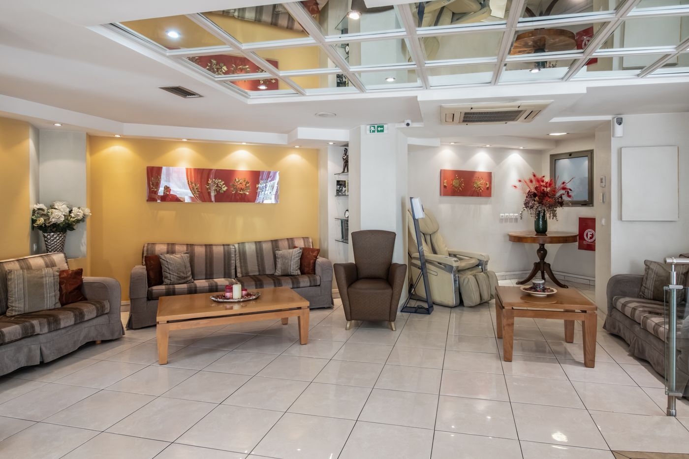 Golden-City-Lobby-1