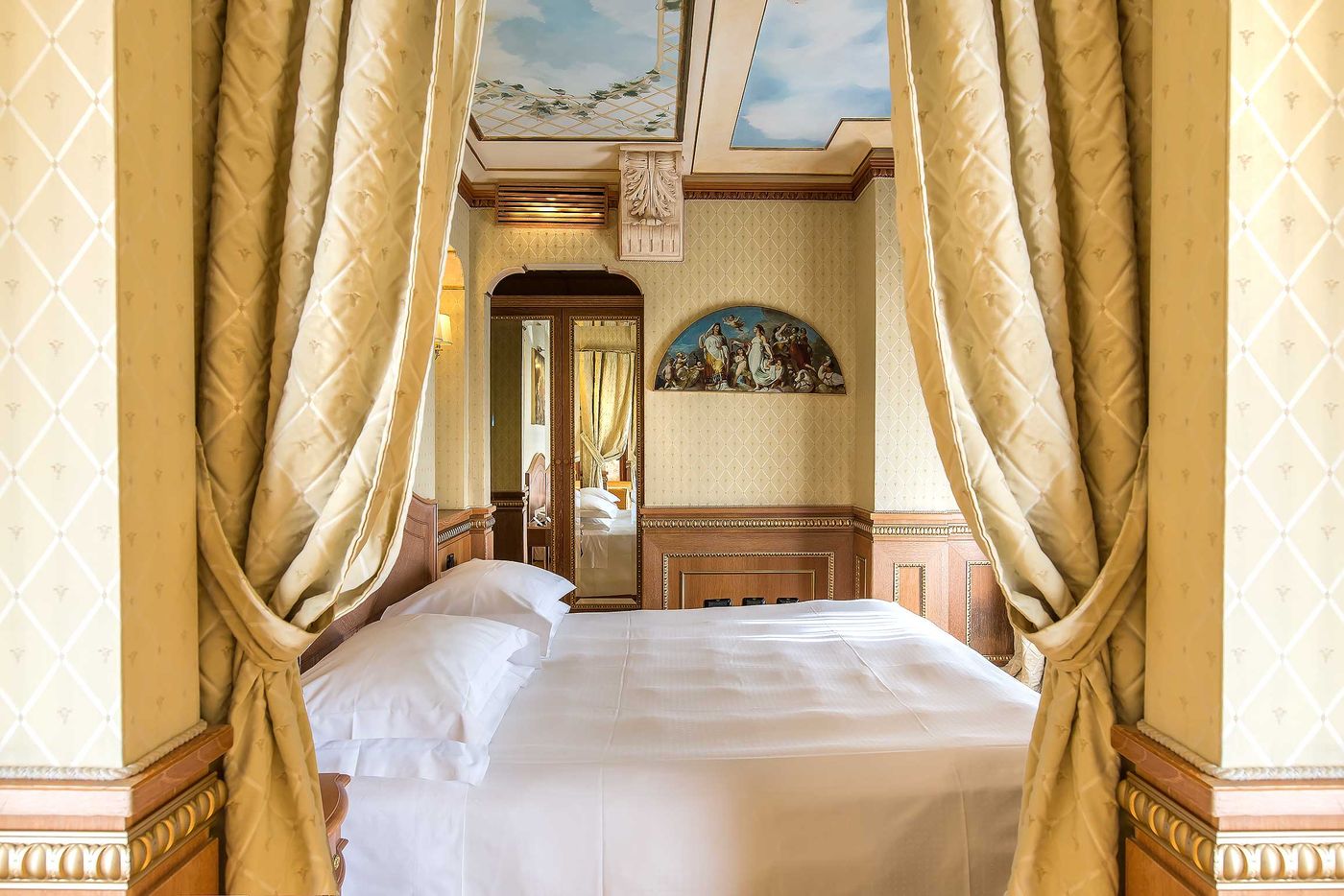 Hotel-River-Palace-Room-33