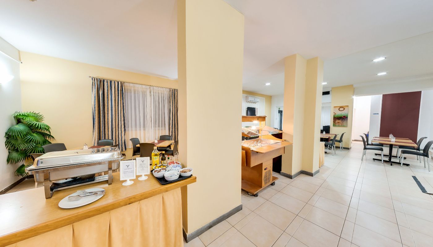 St-Julians-Bay-Hotel-Restaurant-43