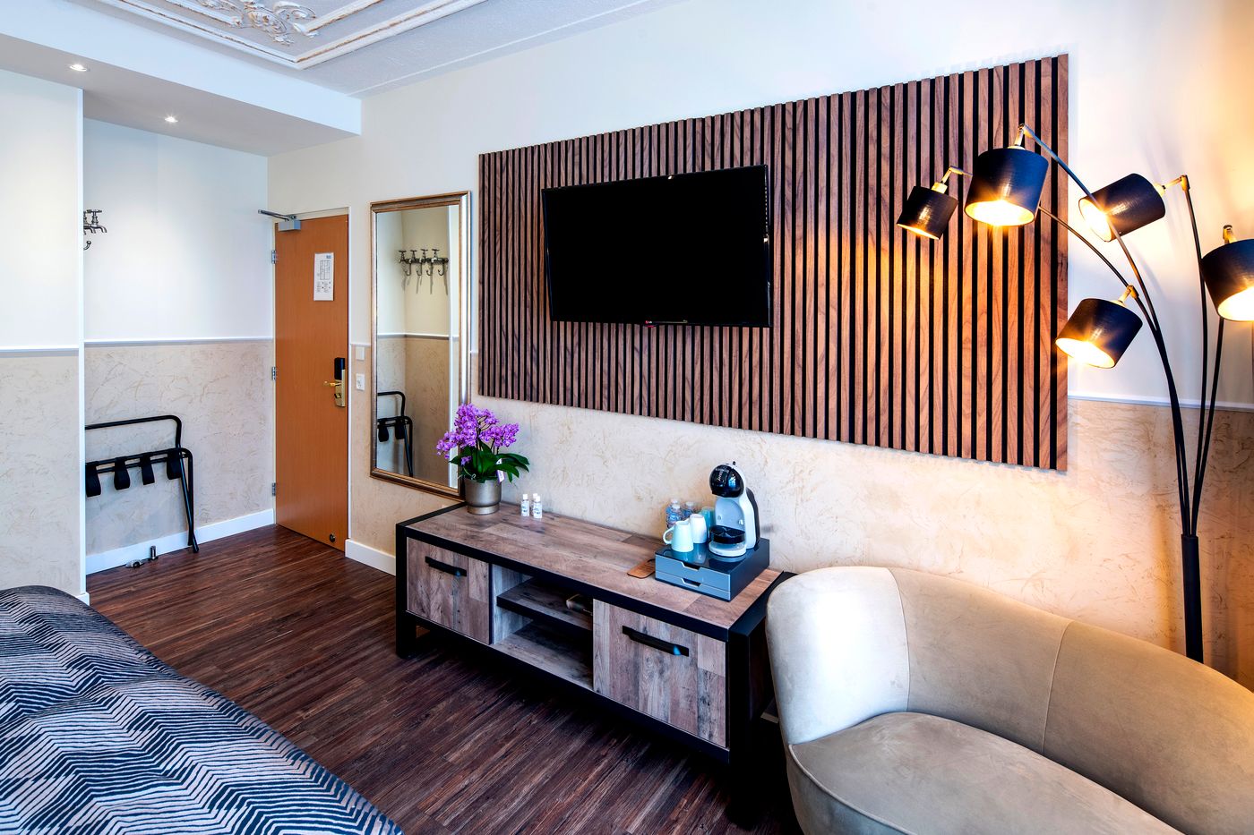 Hotel-Jupiter-Room-55