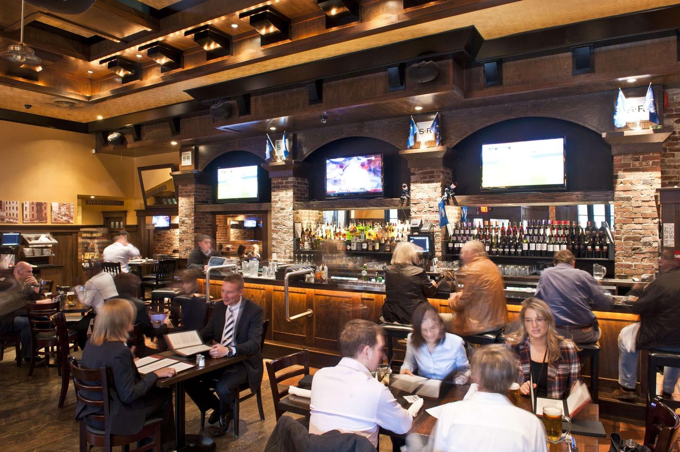 St--Regis-Hotel-Vancouver-Restaurant-12