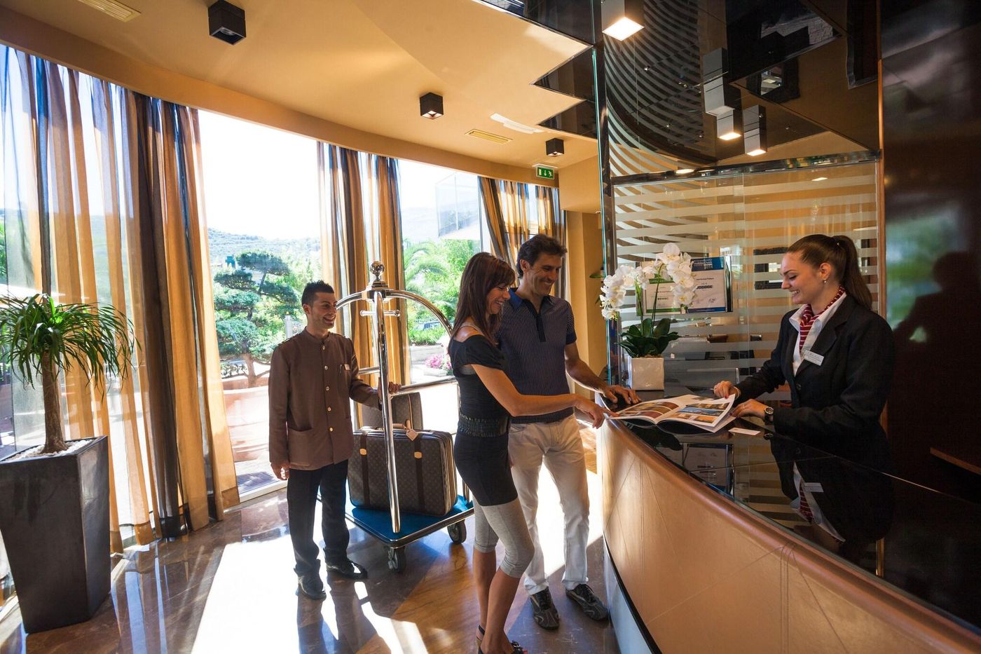 Hotel Kristal Palace-Italy-RIVA DEL GARDA-Lobby-4