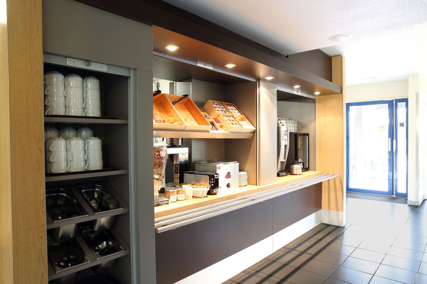 B&B Hôtel MONTPELLIER 2 - France - ST-JEAN -DE-VÉDAS			 - Restaurant - 8