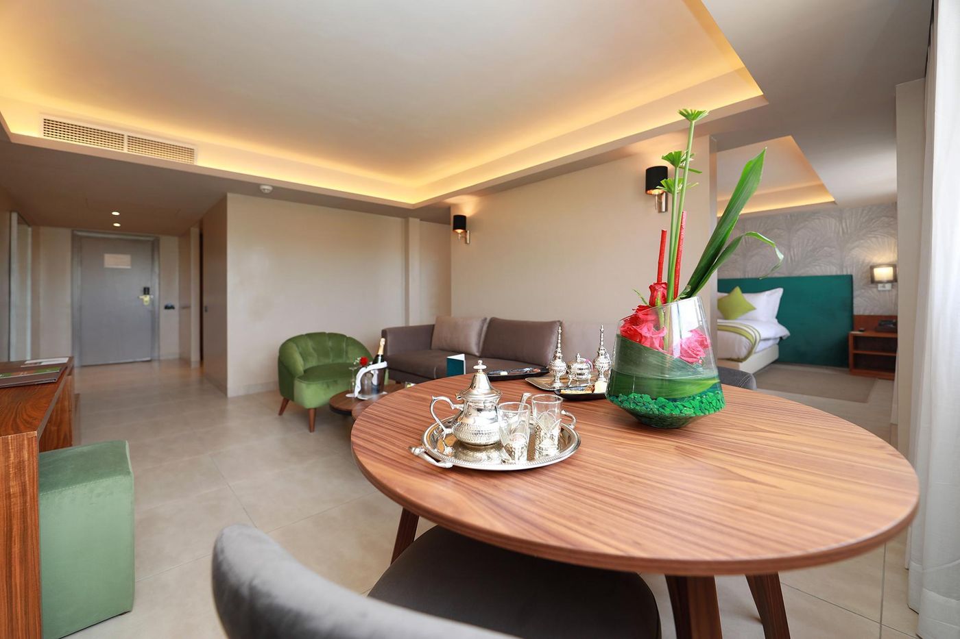 Kenzi-Rose-Garden-Room-50