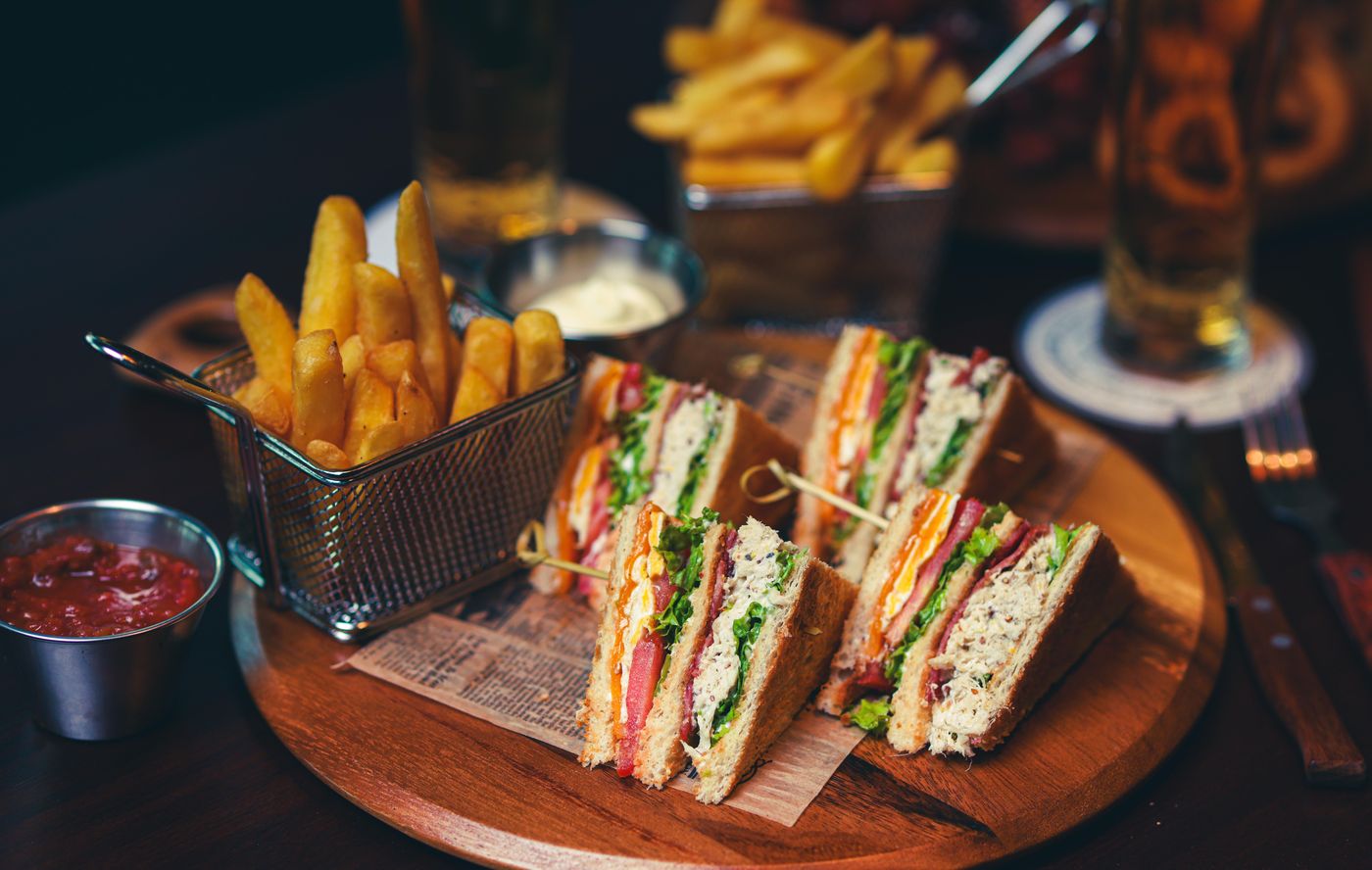 Holiday-Inn-Express-Jumeirah-Restaurant-33