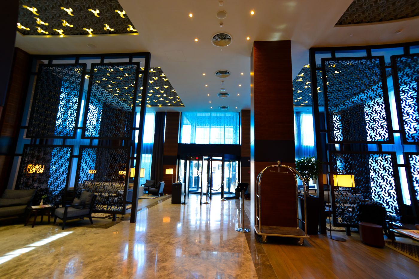 Golden-Tulip-Istanbul-Bayrampasa-Lobby-25