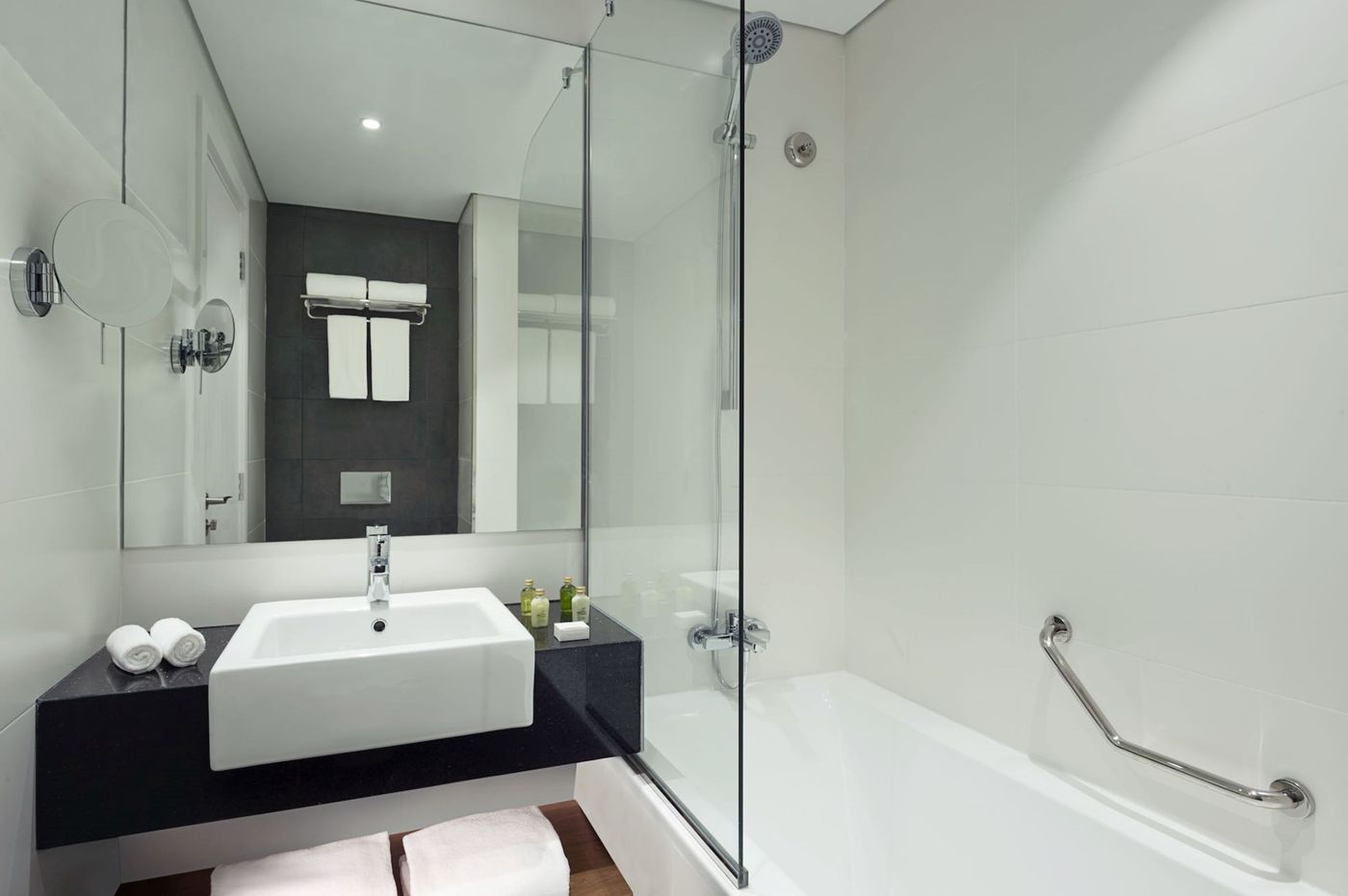 Tryp-By-Wyndham-Dubai-Room-23