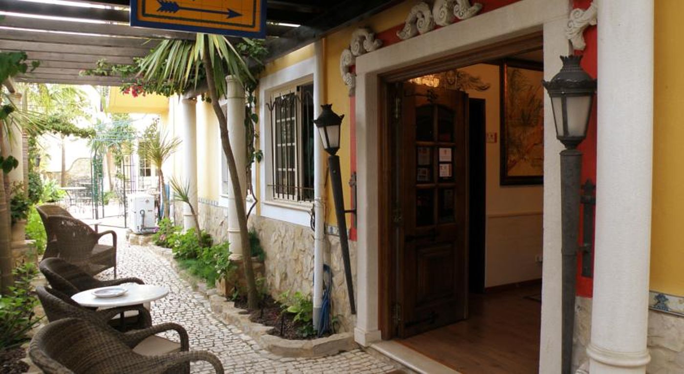 Dom-Manuel-I-Terrace-10