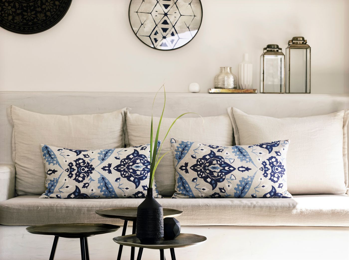 Santo-Maris-Oia--Luxury-Suites---Spa-Room-77