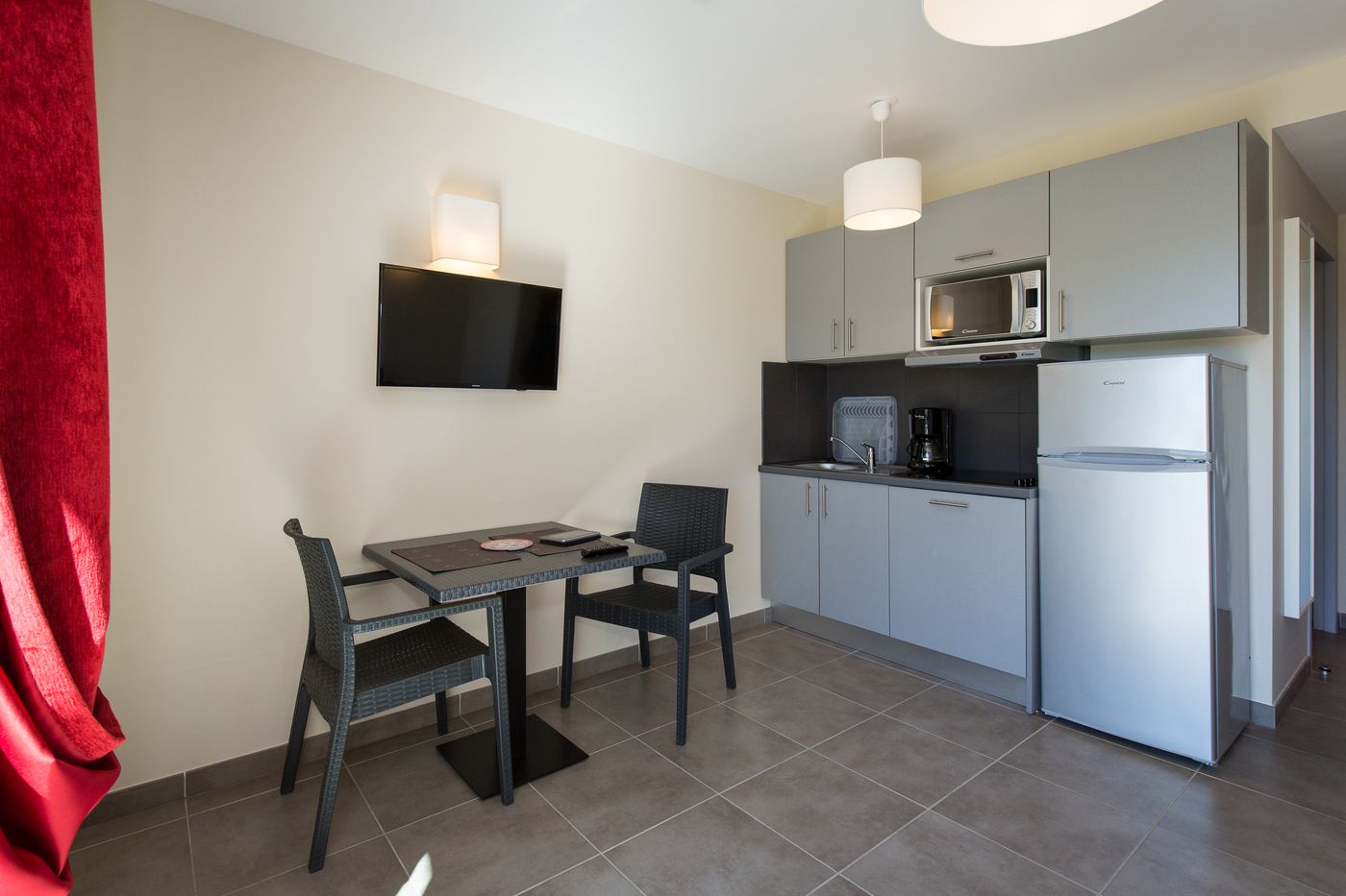 SOWELL-RESIDENCES-Les-Perles-de-Saint-Tropez-Room-15